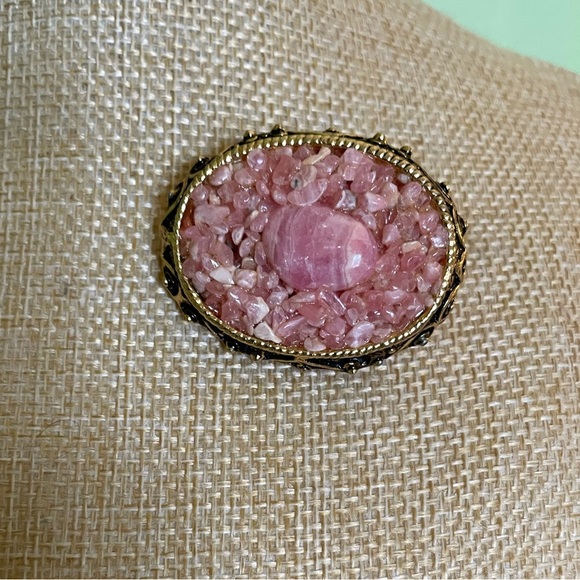Elegant Rose Quartz Stone Brooch - Picture 2 of 5